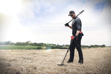 Load image into Gallery viewer, Minelab Vanquish 440 Metal Detector with V10 10"x7" DD Search Coil