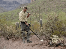 Load image into Gallery viewer, Minelab Gold Monster 2000 Metal Detector