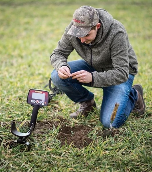 Metal Detector Buyers Guide: How to Choose the Best Detector